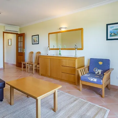 Lägenhet 2bdr Duplex W Ac & Pool In By Lovelystay *