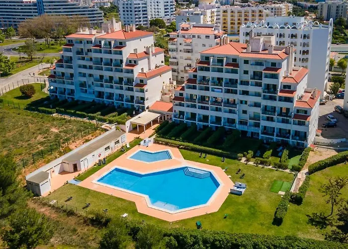 2bdr Duplex W Ac & Pool In By Lovelystay *