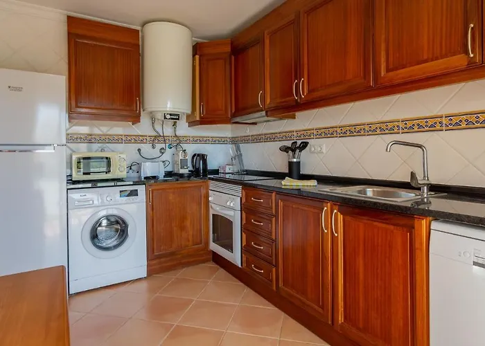 2bdr Duplex W Ac & Pool In By Lovelystay * 포티마오