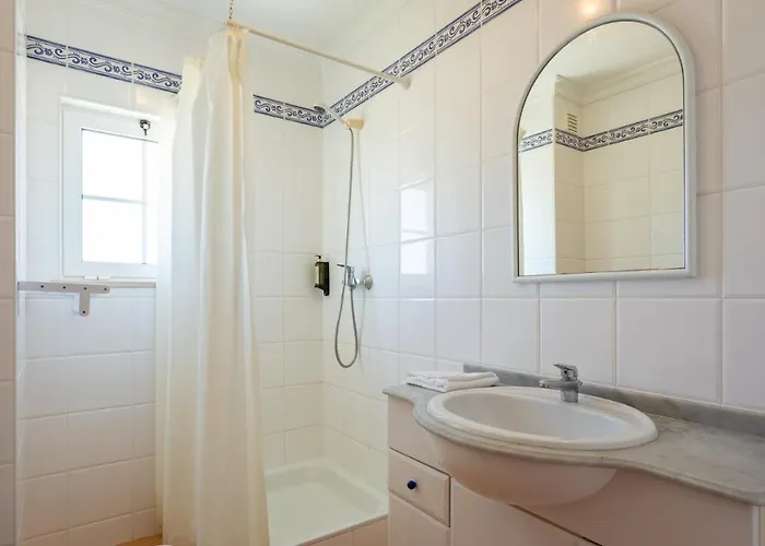 2bdr Duplex W Ac & Pool In By Lovelystay 포티마오