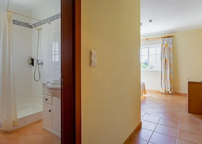 2bdr Duplex W Ac & Pool In By Lovelystay 포티마오